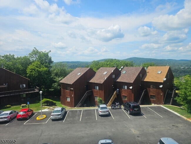 Building Photo - 6 Brandywine Ct