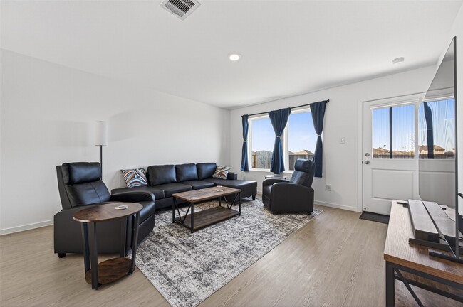 Building Photo - 28923 Great Cyn Dr