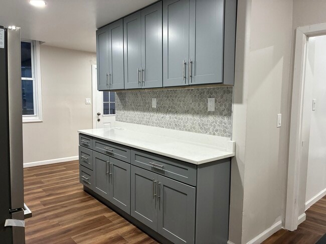 Building Photo - 408 3rd St
