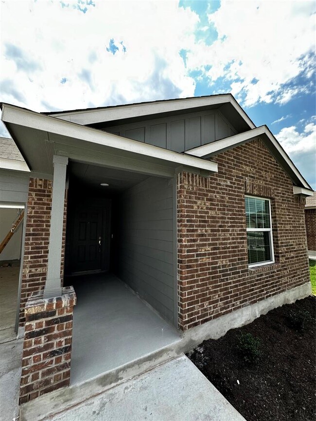 Building Photo - 173 River Rise Rd