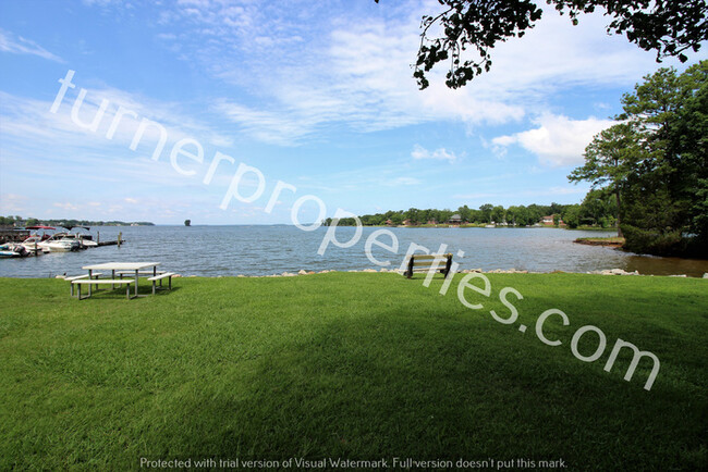 Building Photo - Lake Murray Condo