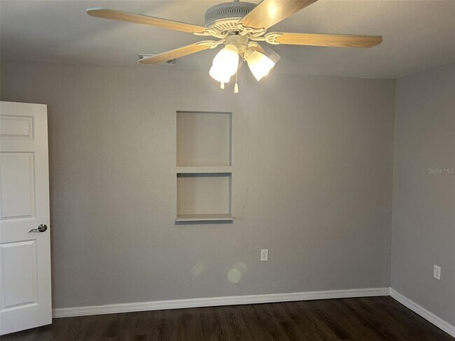 Building Photo - 4491 Crestwood Dr N