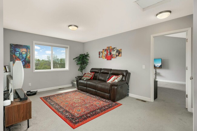 Building Photo - 15651 Fairfield Dr