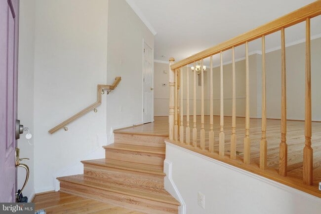 Building Photo - 4684 Carisbrooke Ln