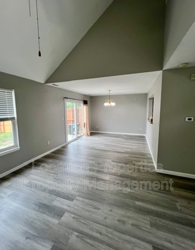 Building Photo - 2767 Grand Cir