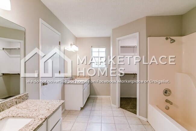 Building Photo - 490 Aster Ave