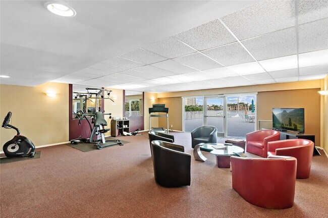 Building Photo - 95 N Birch Rd