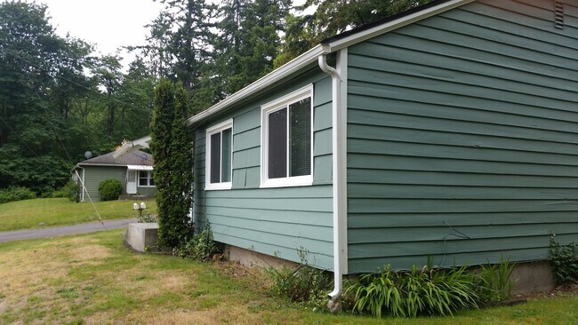 Building Photo - Charming 3-Bedroom Cottage Near Downtown Gig Harbor