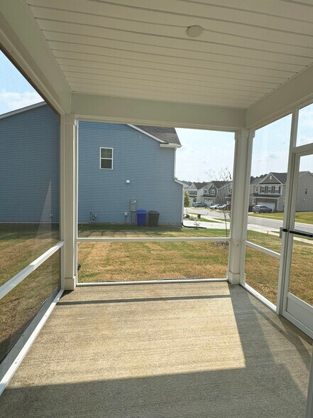 porch - 2200 Cape May Ln