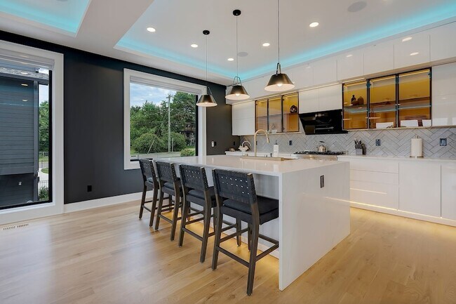 Building Photo - 2111 Cahal Ave