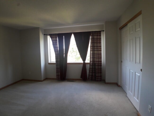 Building Photo - 2187 Cool Stream Cir