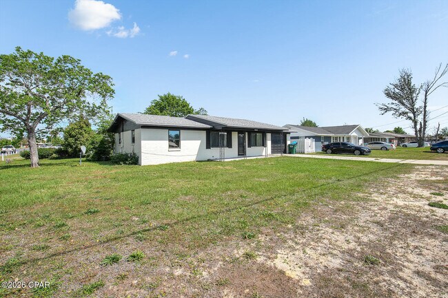 Building Photo - 922 Everitt Ave
