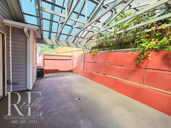Building Photo - 3-Bed Townhome w/ Private Outdoor Spaces &...