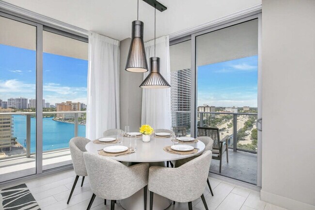 Building Photo - 4010 S Ocean Dr