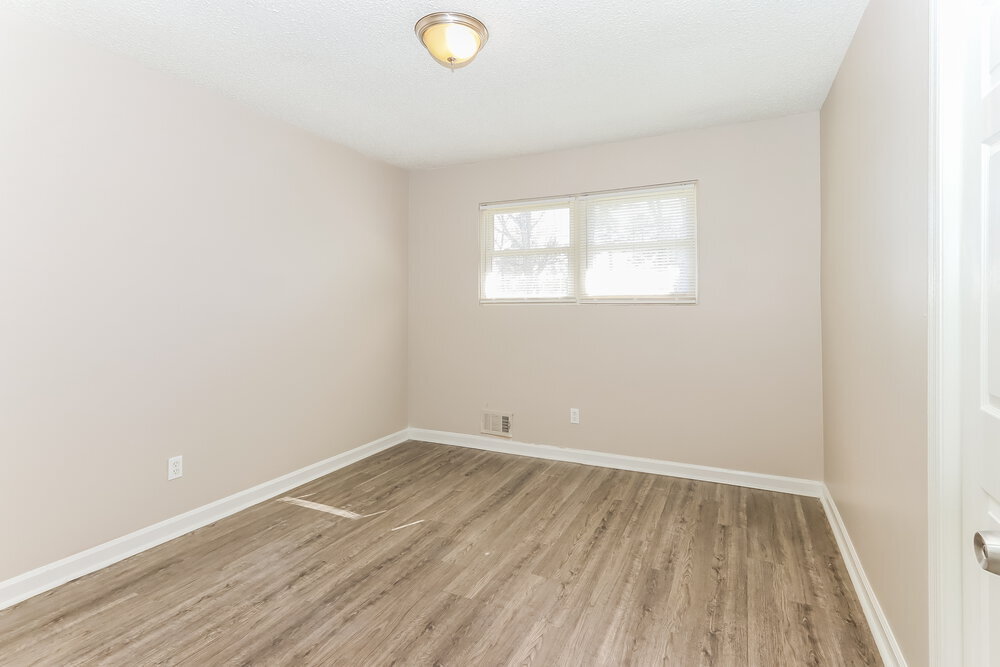 Building Photo - 429 Azalea Dr