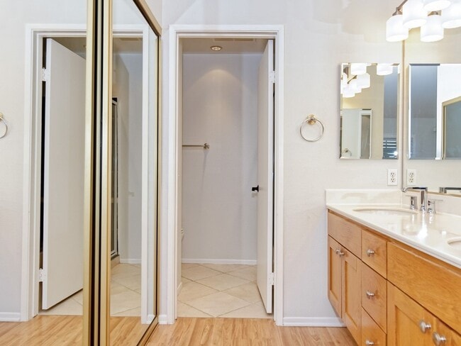 Building Photo - Water, Sewer, Trash Included! Fireplace, Washer, Dryer, 2 Assigned Parking, Garage, Open Floor Pl...