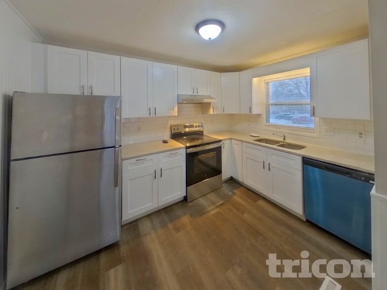 Building Photo - 3200 Jurdy Ct S