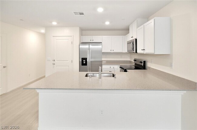 Building Photo - 10923 Heatherford Ave