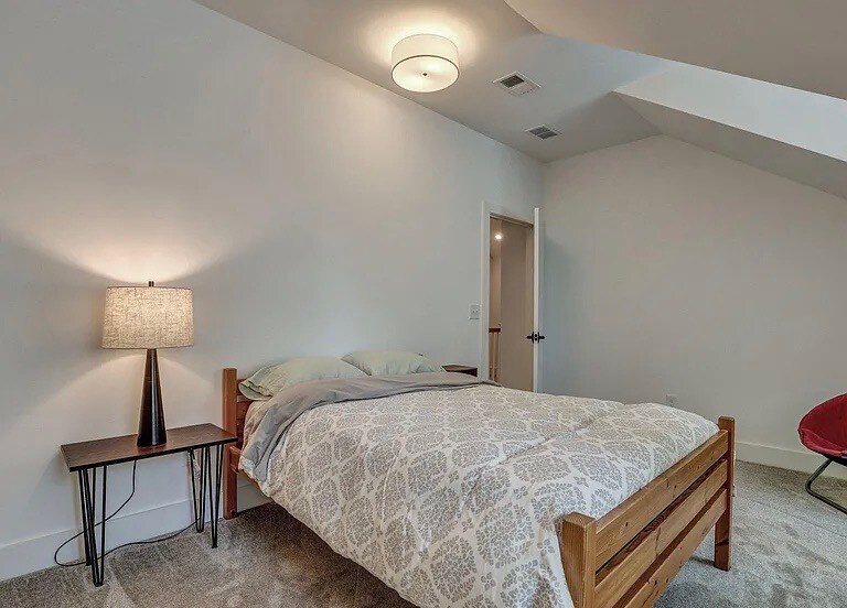 Building Photo - 2028 Ironstone Aly