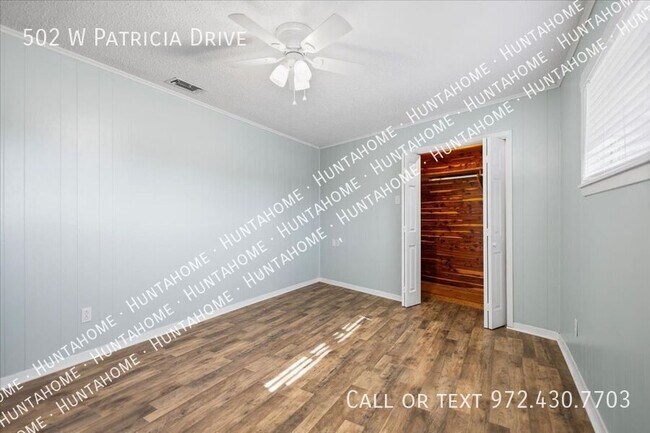 Building Photo - 502 W Patricia Dr