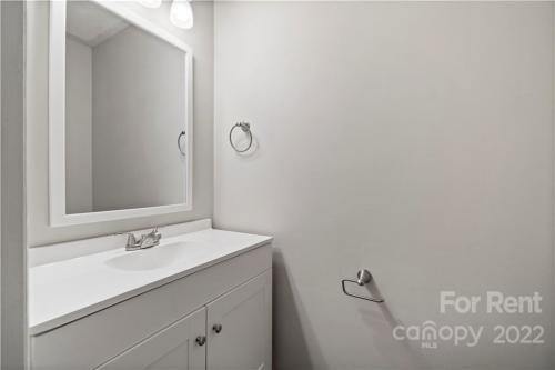 Building Photo - 3916 Briarhill Dr