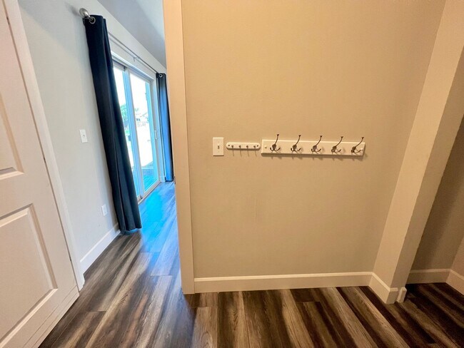 Building Photo - Modern 4 Bedroom Rambler in Ellensburg