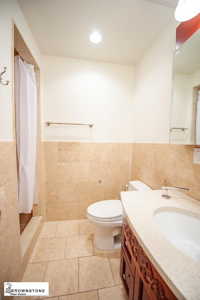 Building Photo - 3 bedroom in BROOKLYN NY 11215