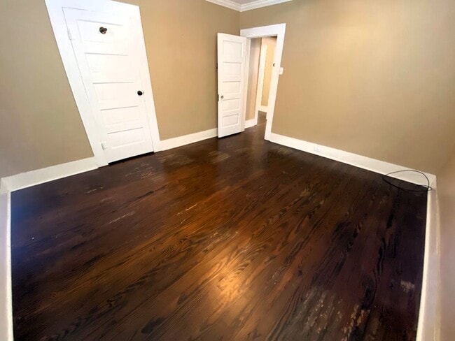 Building Photo - Adorable 2 bedroom house for rent in Downtown LC
