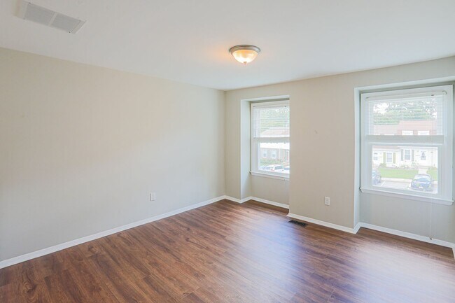 Building Photo - 11 Pawleys Ct