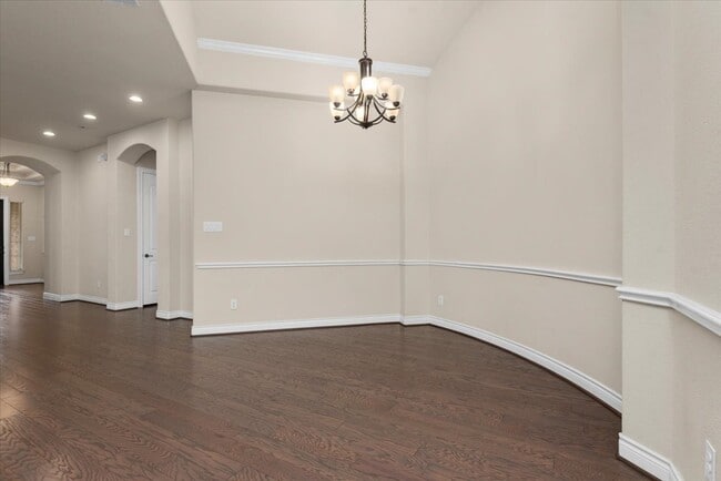 Building Photo - 23034 Creek Park Dr