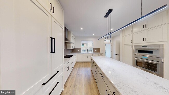 Building Photo - 5617 Vermillion Cir