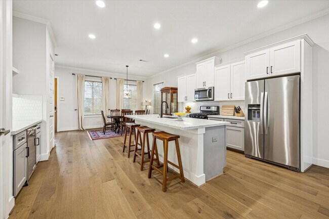 Building Photo - 1005 Bunton St