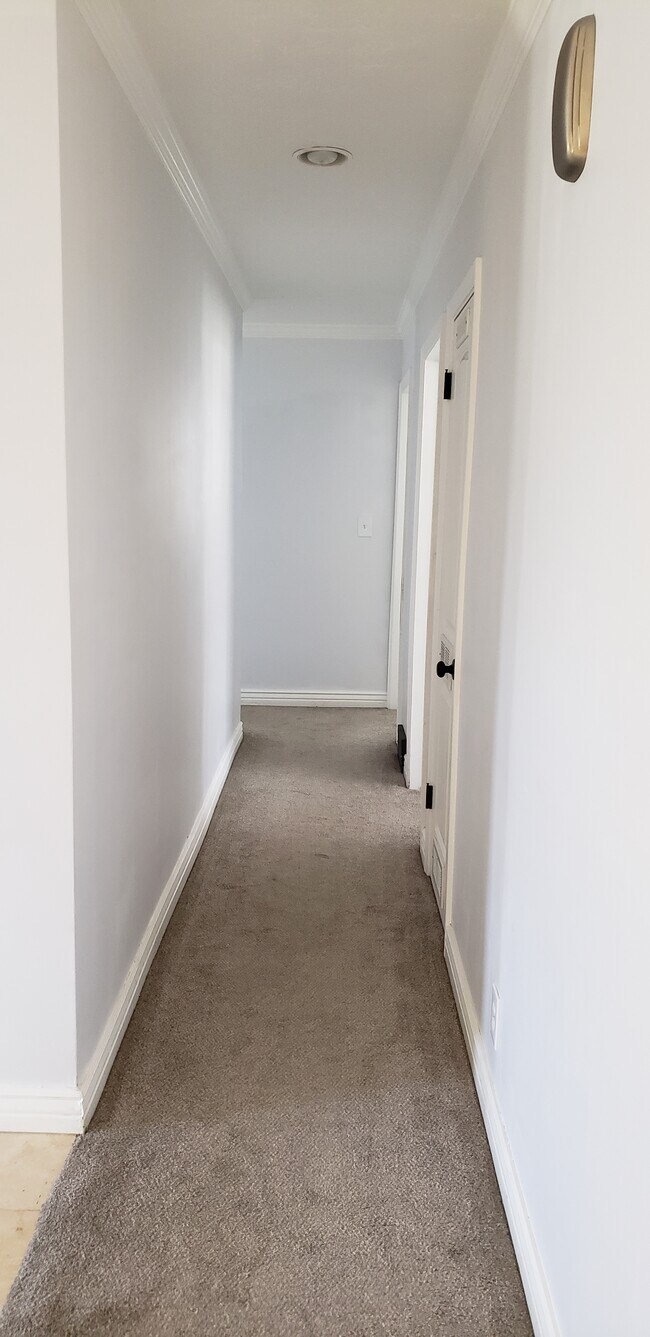 Hallway 1 - 926 N 800 W