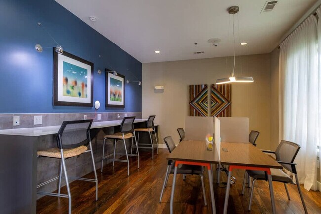 Building Photo - 9301 Old Bee Caves Rd