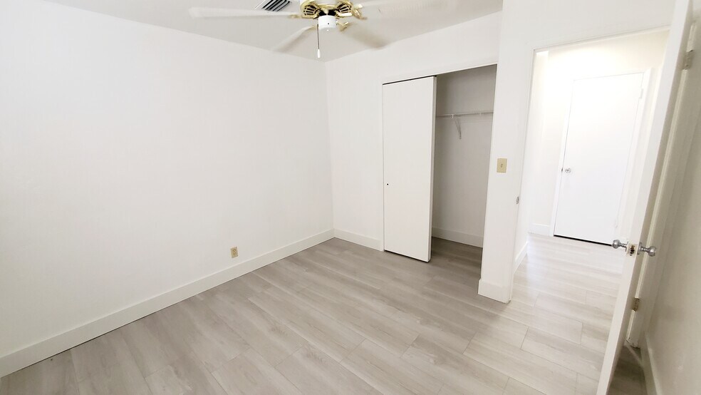 Bedroom - 4140 NE 3rd Ave
