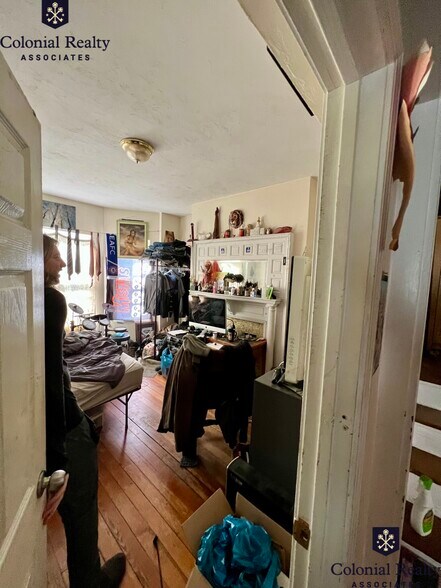 Building Photo - 40 Hooker St