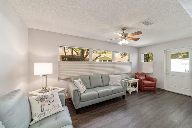 Building Photo - 9438 SW 85th Ave
