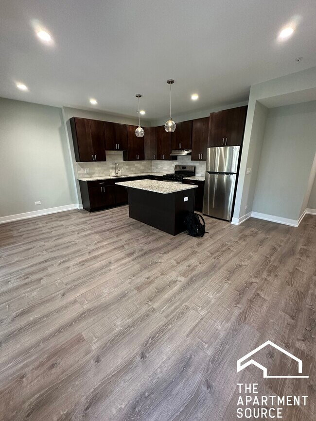 Building Photo - 1002 Crain St