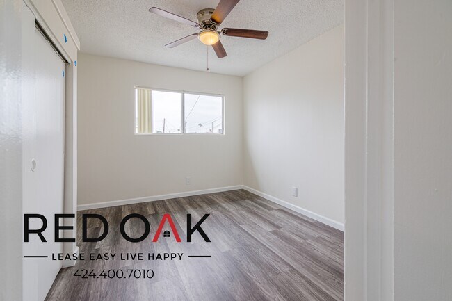 Building Photo - 10920 Ramona Blvd