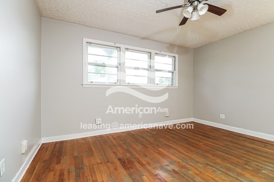 Building Photo - 1619 B Ave