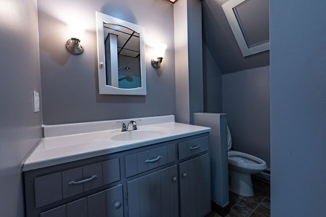 Building Photo - Spruce (294)