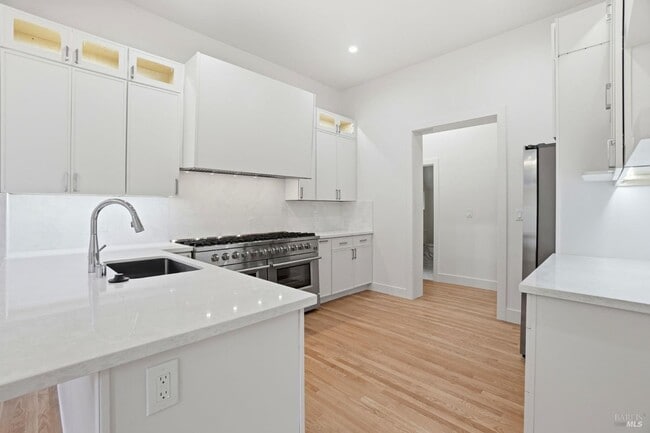 Building Photo - 172 Bella Vista Ave