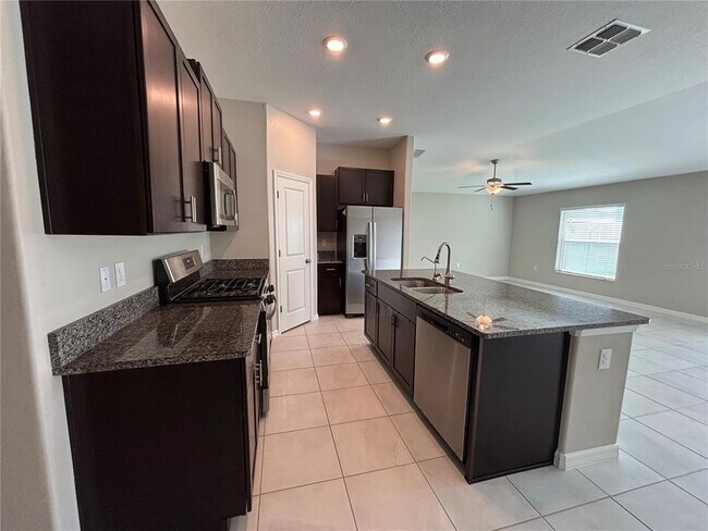 Building Photo - 9431 Channing Hill Dr