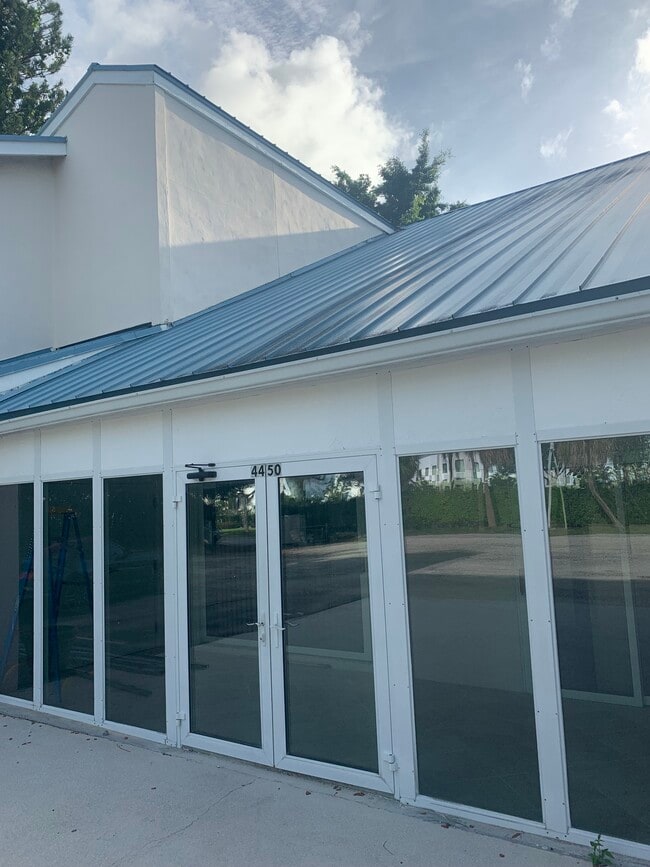 Building Photo - 4450 Jog Rd