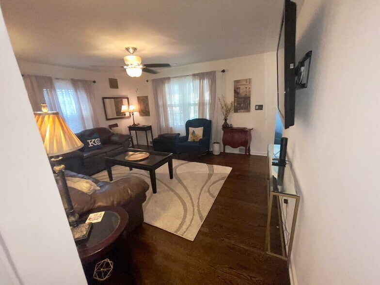 Building Photo - 2559 W 46th Ave