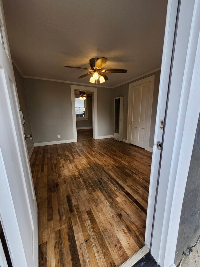 Building Photo - 408 A St