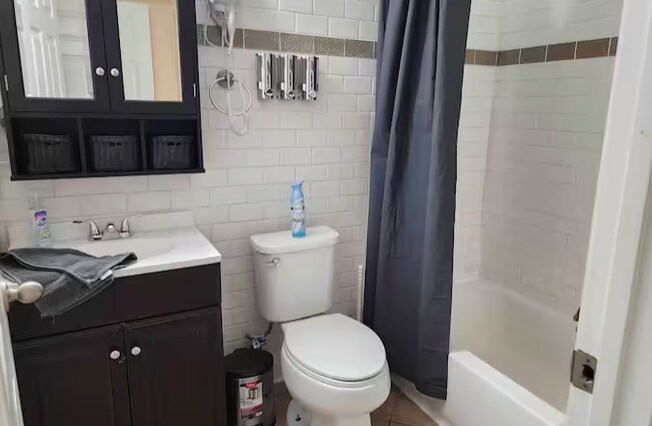 Building Photo - 1725 Hudson Rd