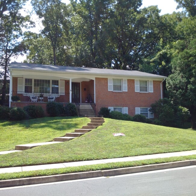 409 Cynthia Lane Northeast 409 Cynthia Lane Northeast Vienna VA 22180