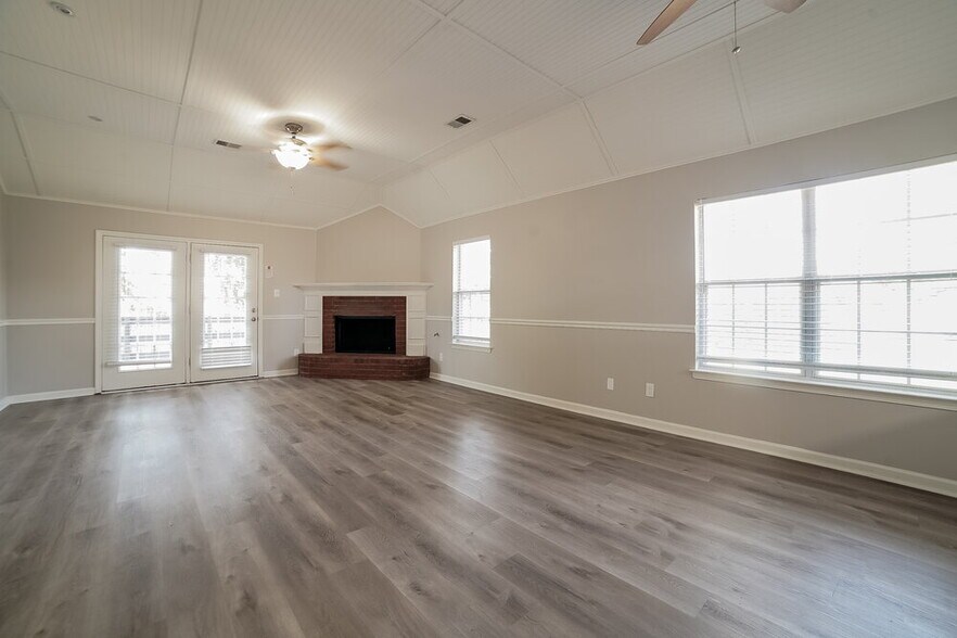 Building Photo - 7413 Tack Cove