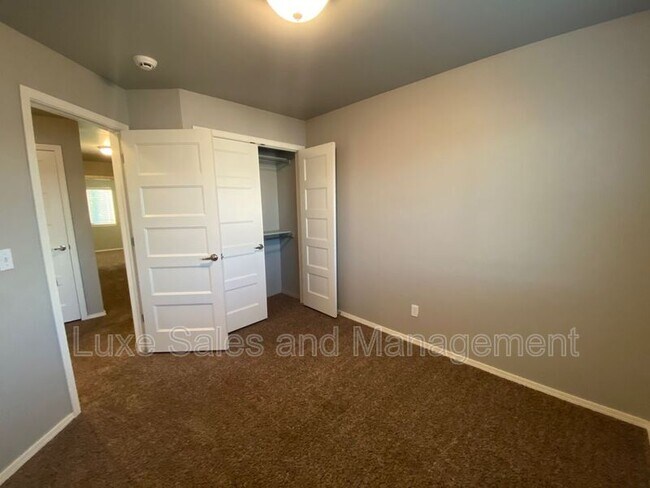 Building Photo - 6933 Mayberry Ln